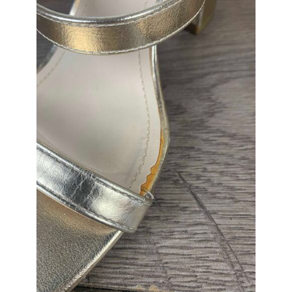 Bamboo Gold Strappy Block Heel Sandal Women's Size 7 - Picture 12 of 15